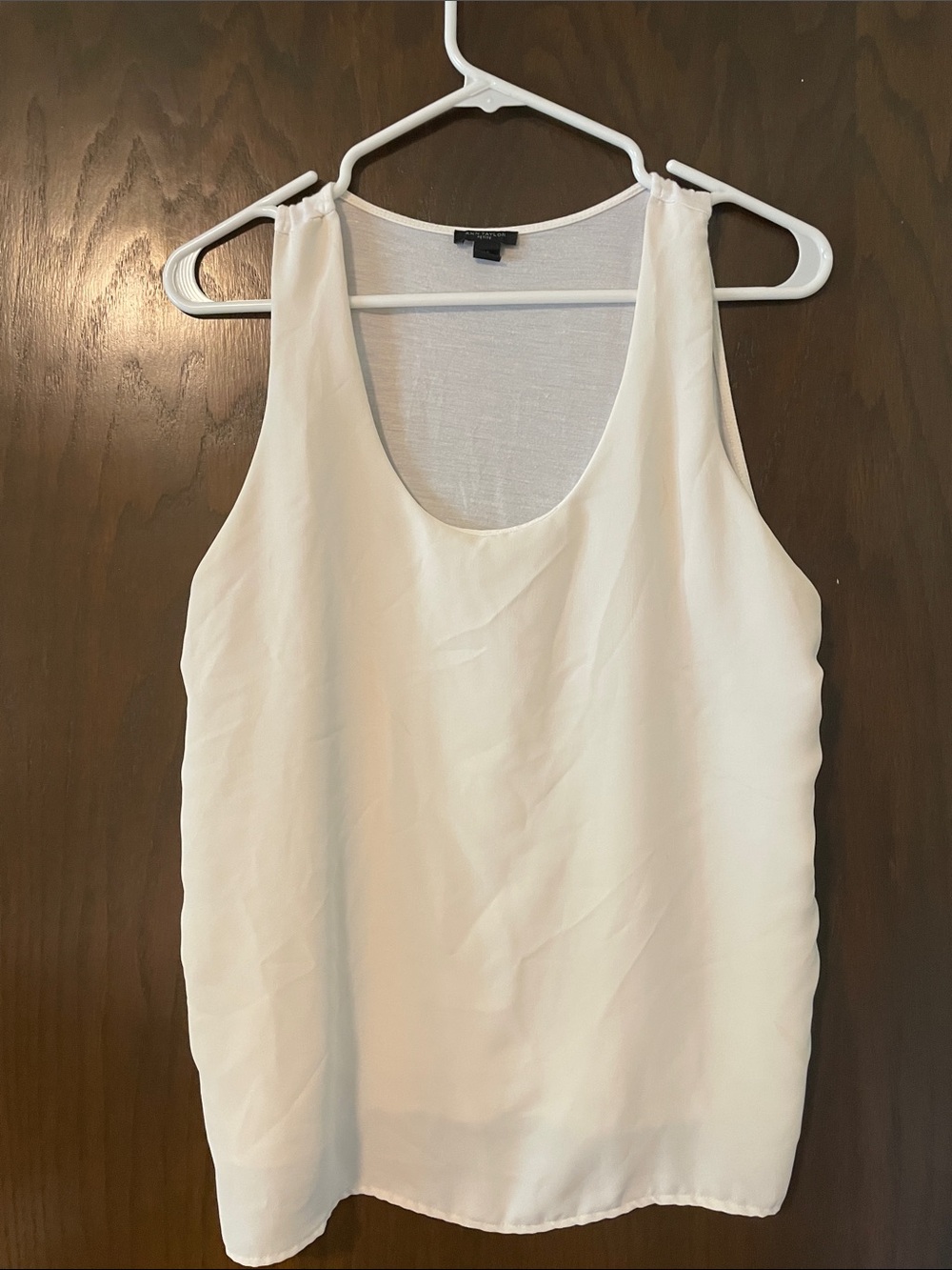Ann Taylor Ivory Sleeveless Scoop Neck Women's Top